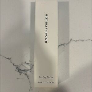 R+F pore perfecting serum.  Brand new, still original seal. Bundle w/Macro Exfol